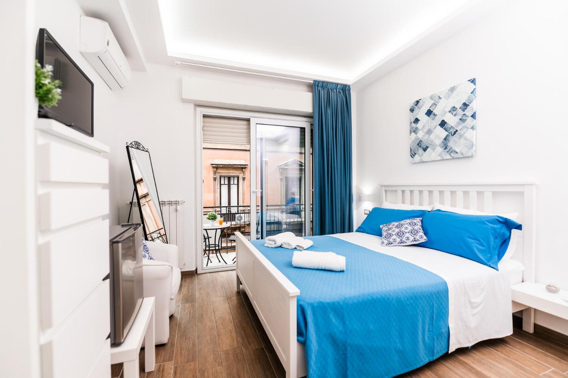 Dm House & Catania